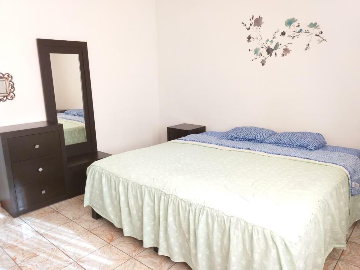 Julio House Hostel Leon Luaran gambar